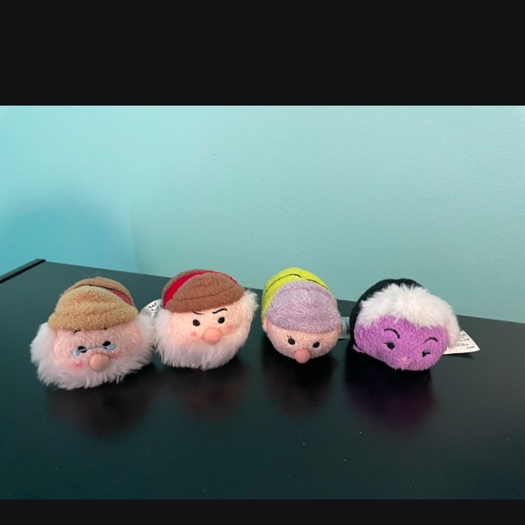 Tsum Tsums lot and carry case - Picture 7 of 9